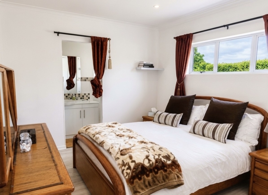 To Let 4 Bedroom Property for Rent in Sunningdale Western Cape
